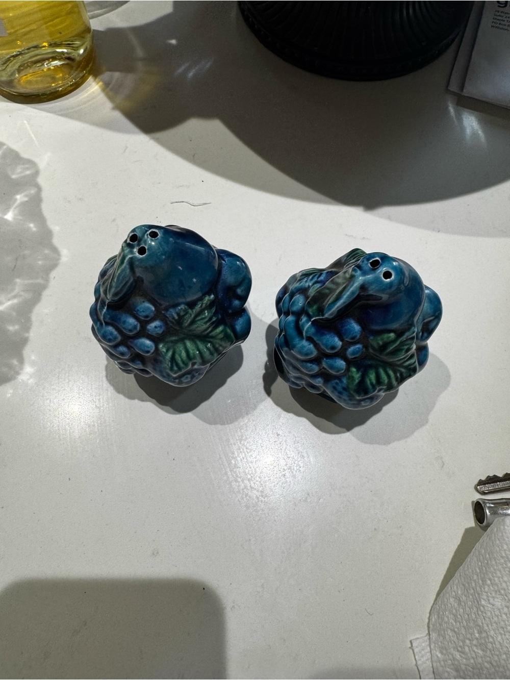Salt & pepper - Picture 2 of 3